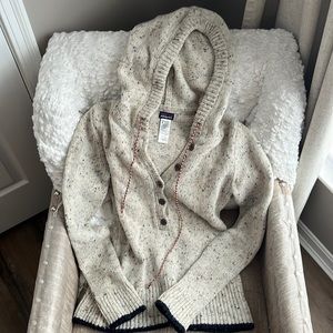 Patagonia hooded merino wool sweater. Women size small
